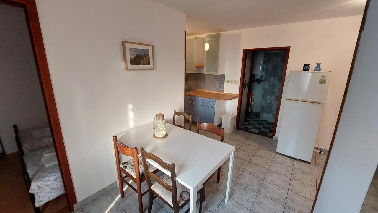 דירות מאלי לוסיניי Casa Di Castello מראה חיצוני תמונה